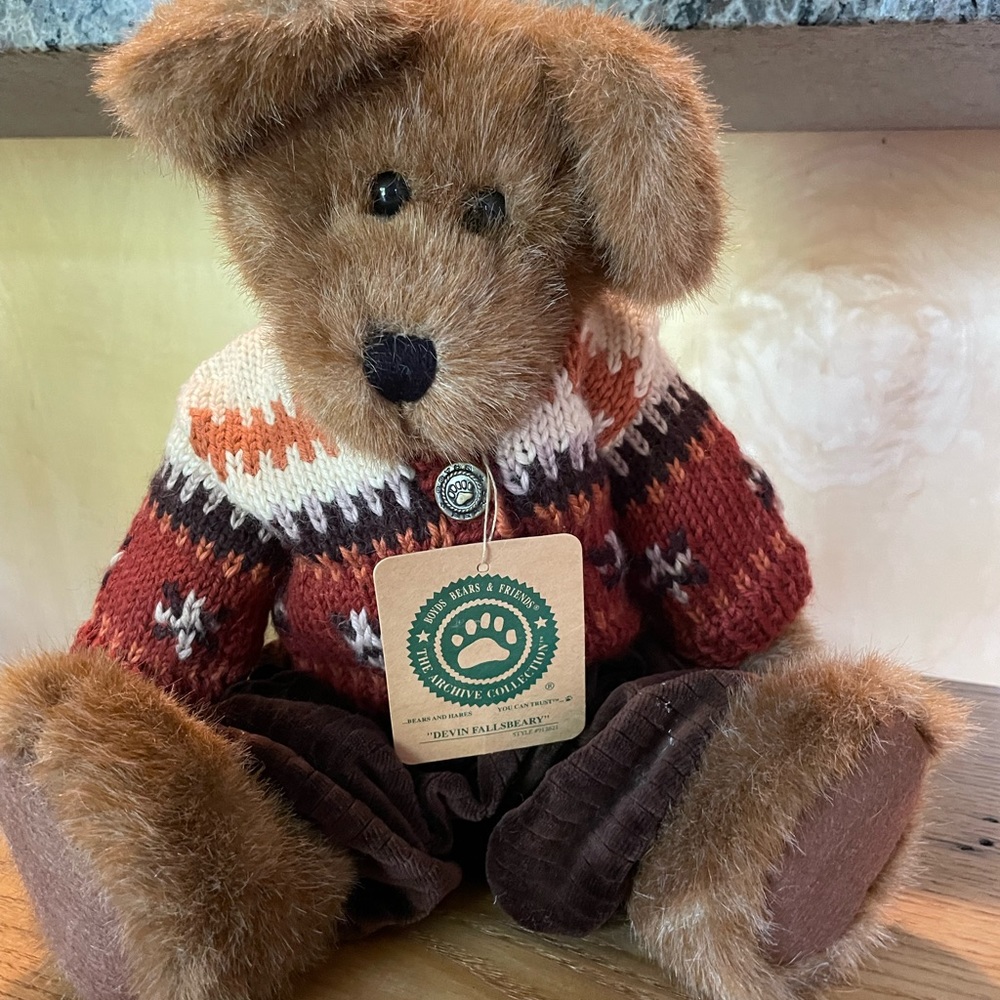 Cute Devin Fallsbeary Retired Boyds Bears!